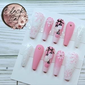 Pink Winter Press-on Nails